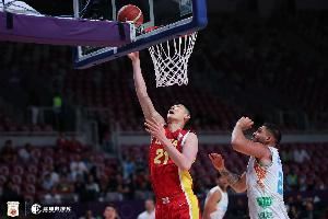 媒体人：看到大秋赛后采访罕见地展现强烈的情绪 这场胜利太重要