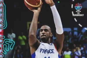 奇才记者：萨尔不需要接受手术 球队预计他会为新赛季做好准备