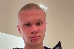 5球2助攻！哈兰德晒比赛用球：还不错