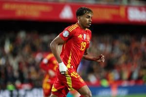 马卡预测本期西班牙队大名单：亚马尔、拉波尔特等人将被征召