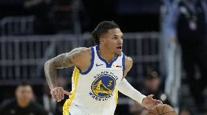 不像菜鸟！勇士56号秀理查德敢拼敢打 替补17分钟拿6分5板3助1断